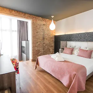 4* Отель Petit Palace Museum